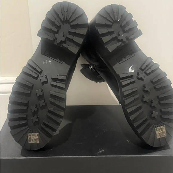 DKNY Women's Black Ankle Boots - Picture 4 of 5